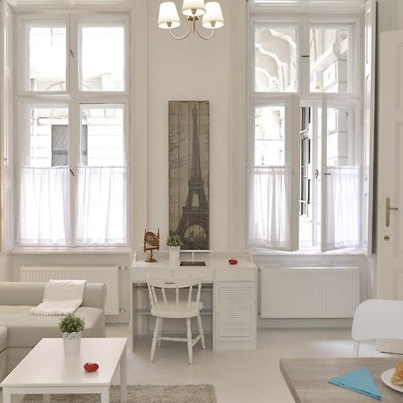 Paris Apartment Будапеща Стая снимка