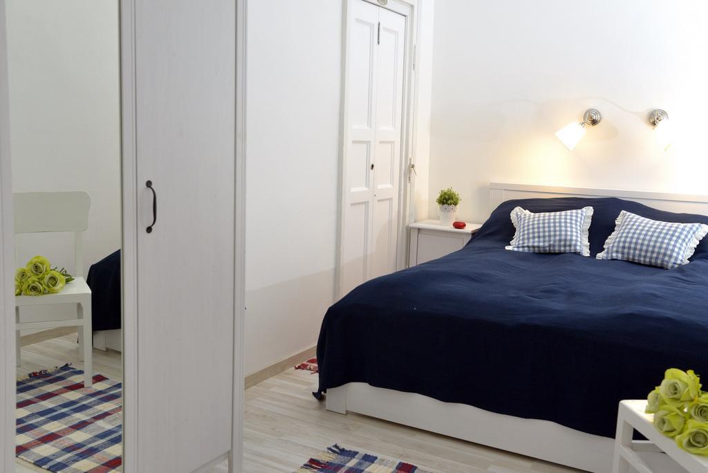 Paris Apartment Будапеща Стая снимка
