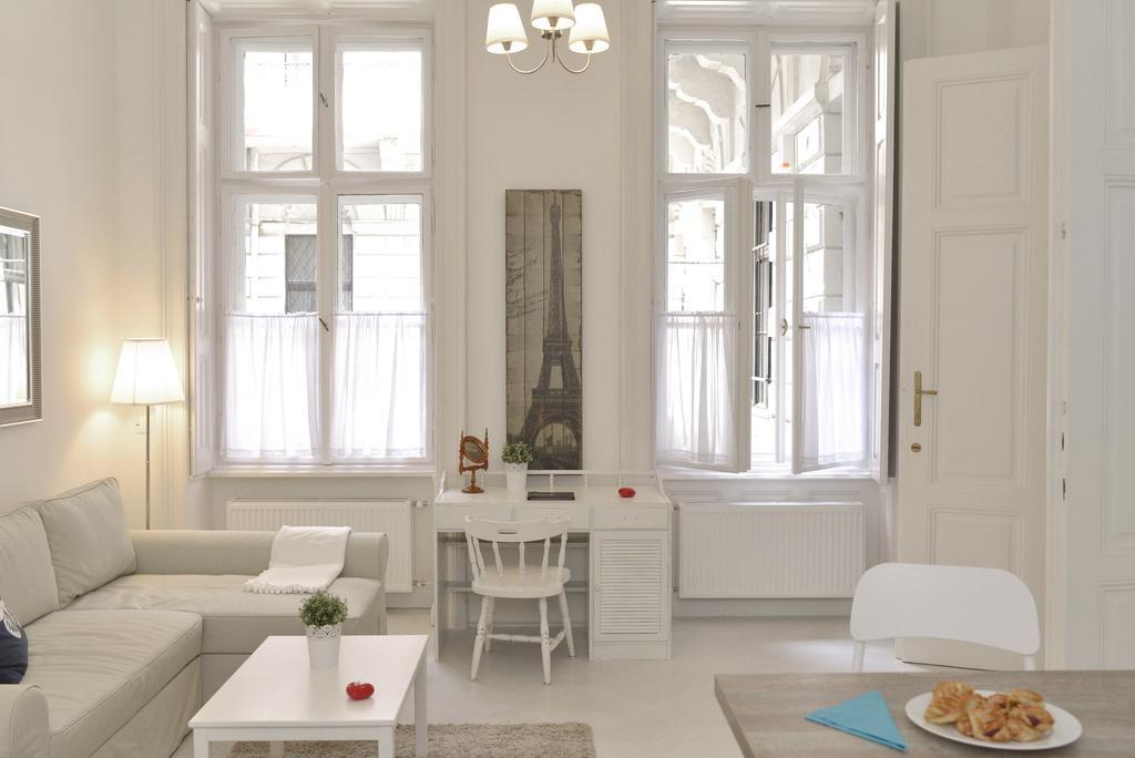 Paris Apartment Будапеща Стая снимка