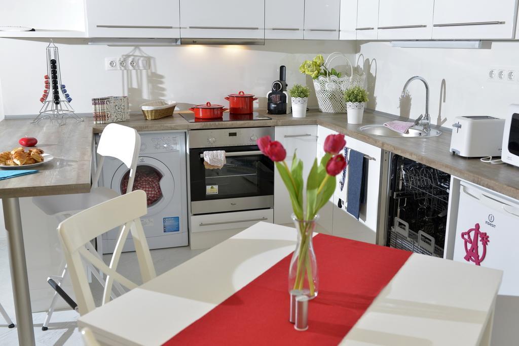Paris Apartment Будапеща Стая снимка