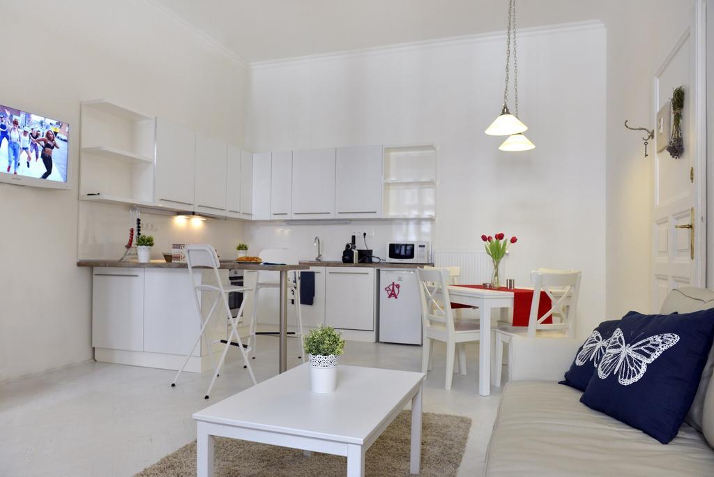 Paris Apartment Будапеща Стая снимка