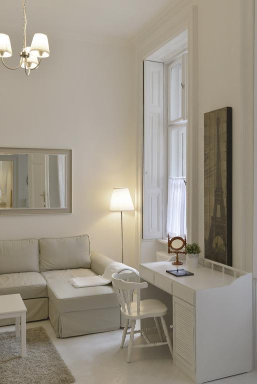 Paris Apartment Будапеща Стая снимка